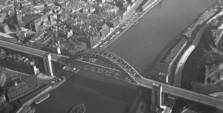 Aerial photograph of Newcastle quayside and the Tyne bridge in 1950